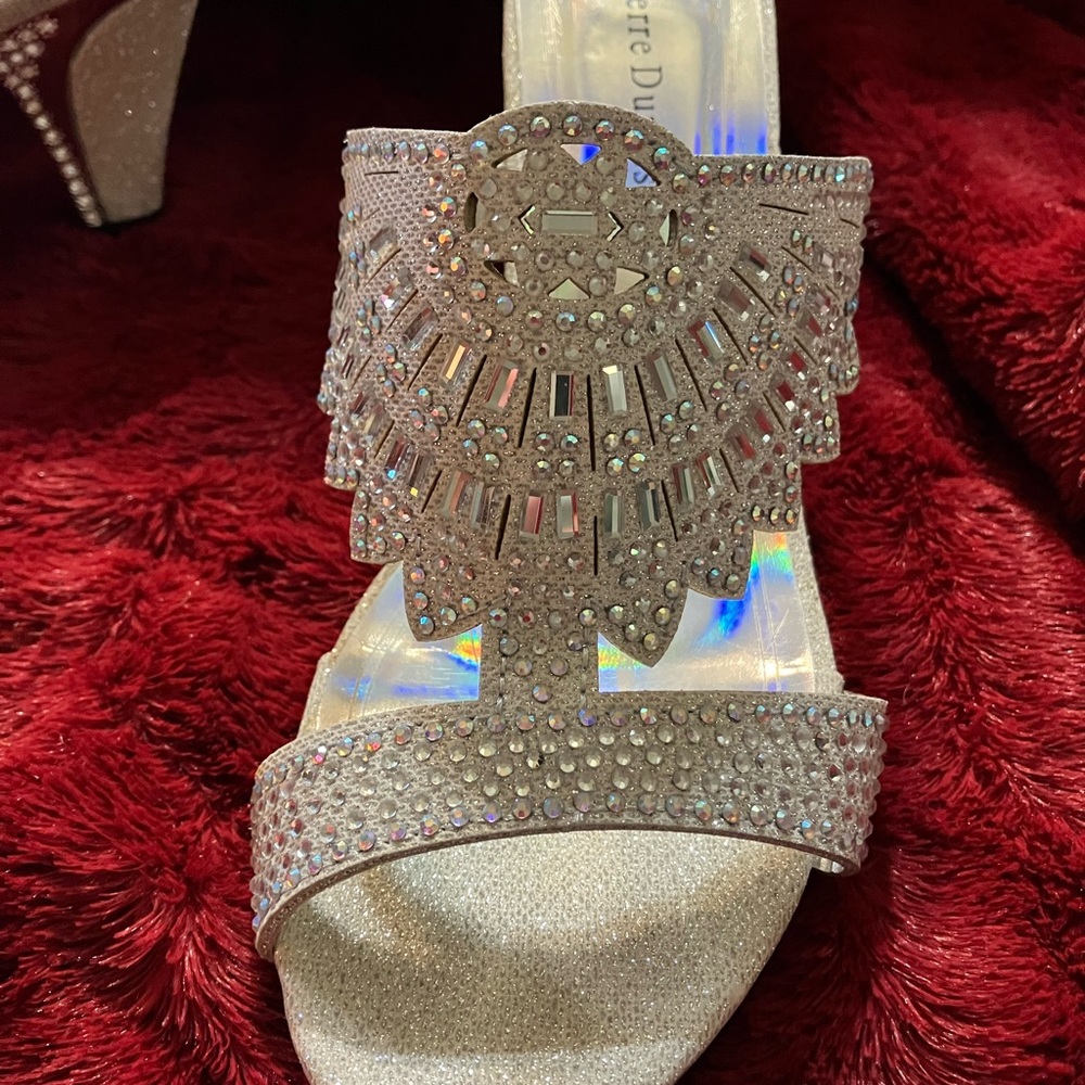 Sandals - Picture 2 of 10